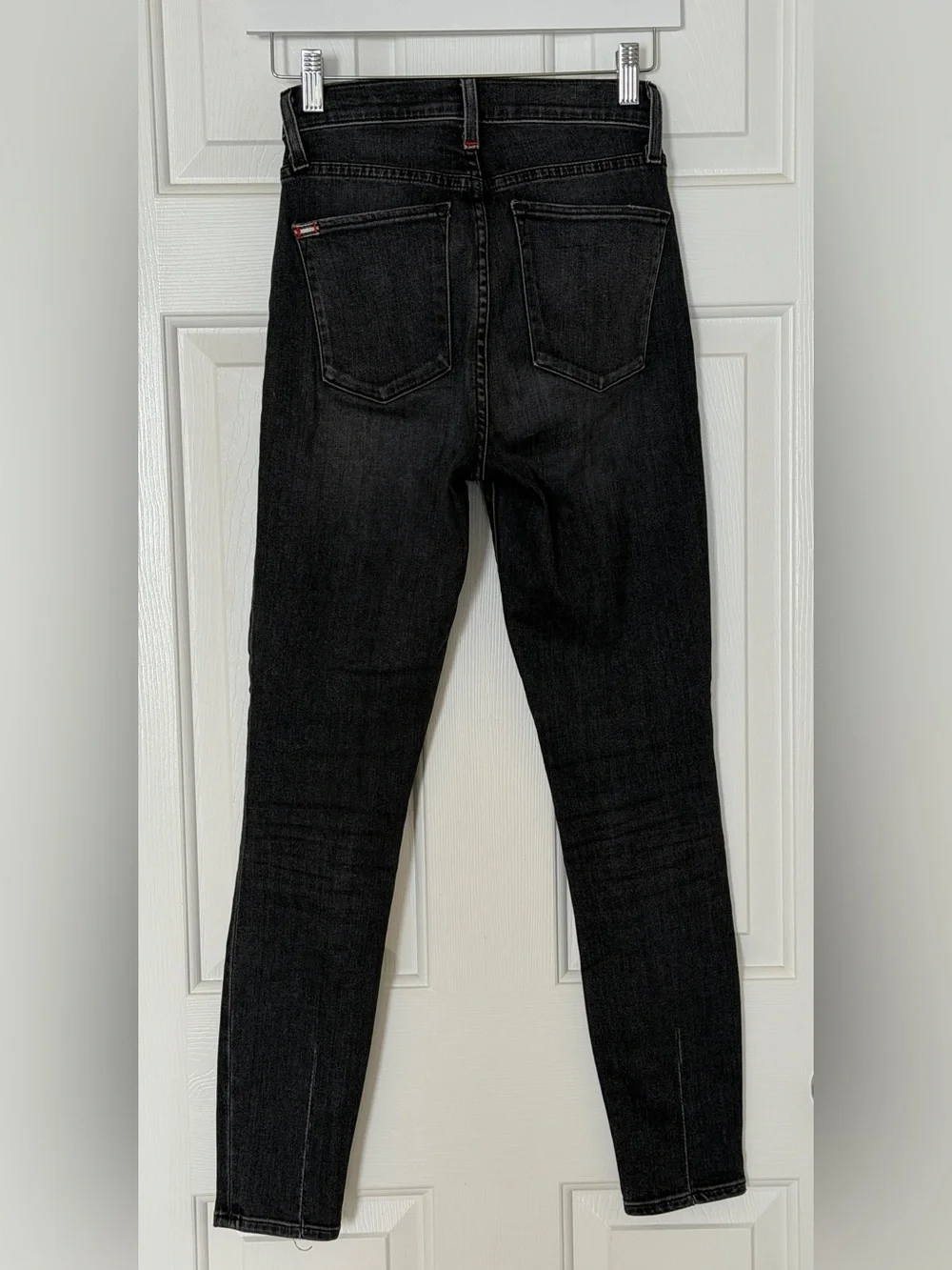 AO.LA Alice + Olivia Black Magic High Rise Exposed Button Skinny Jeans Size 25